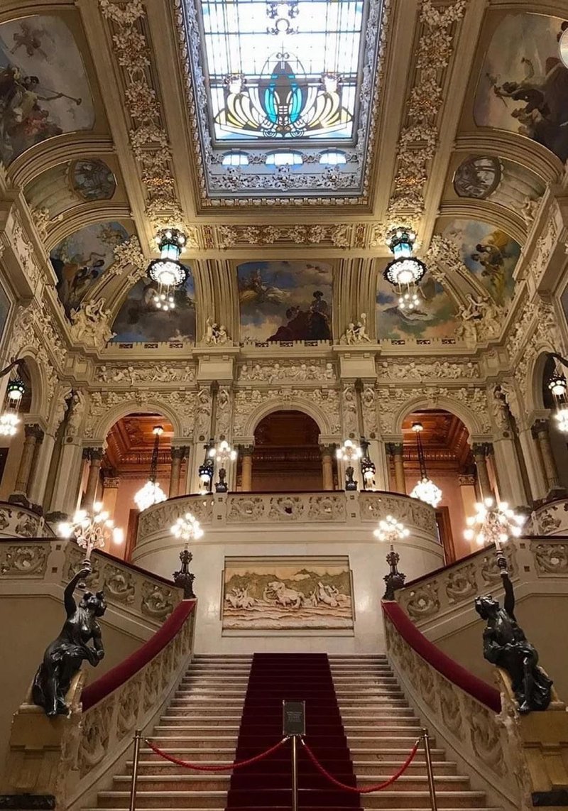 Un piano rapido per un weekend di cinema e vino - panoramica
